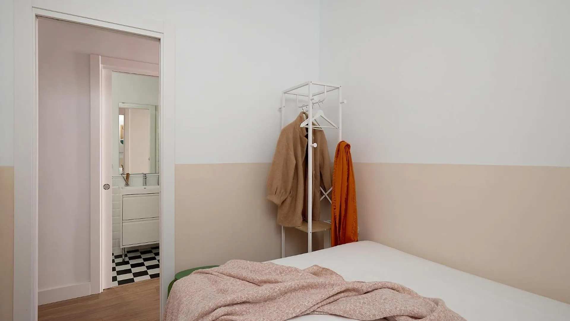 Casa Cosi - Sant Gervasi 4 Apartment Barcelona 0*,  Spain